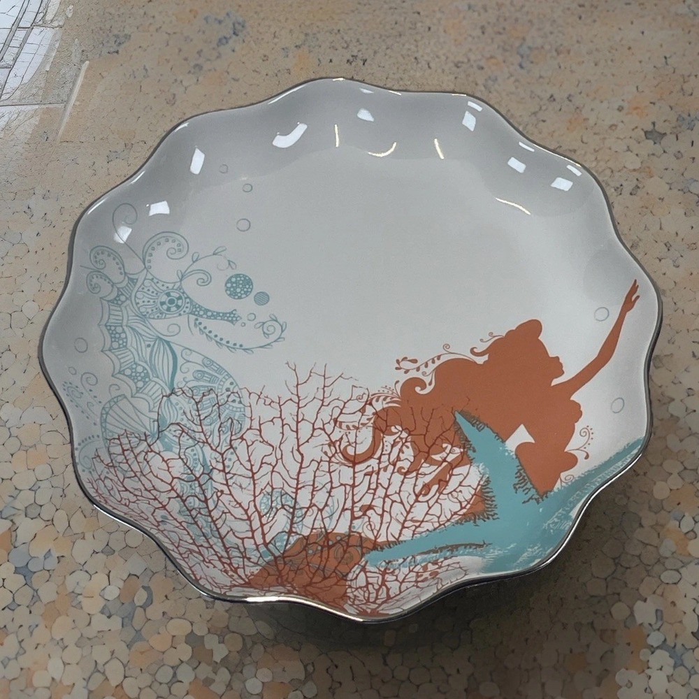 DISNEY PARKS THE LITTLE MERMAID ARIEL SEAHORSE DISH PLATE FAIRY TALES SEASHELLS